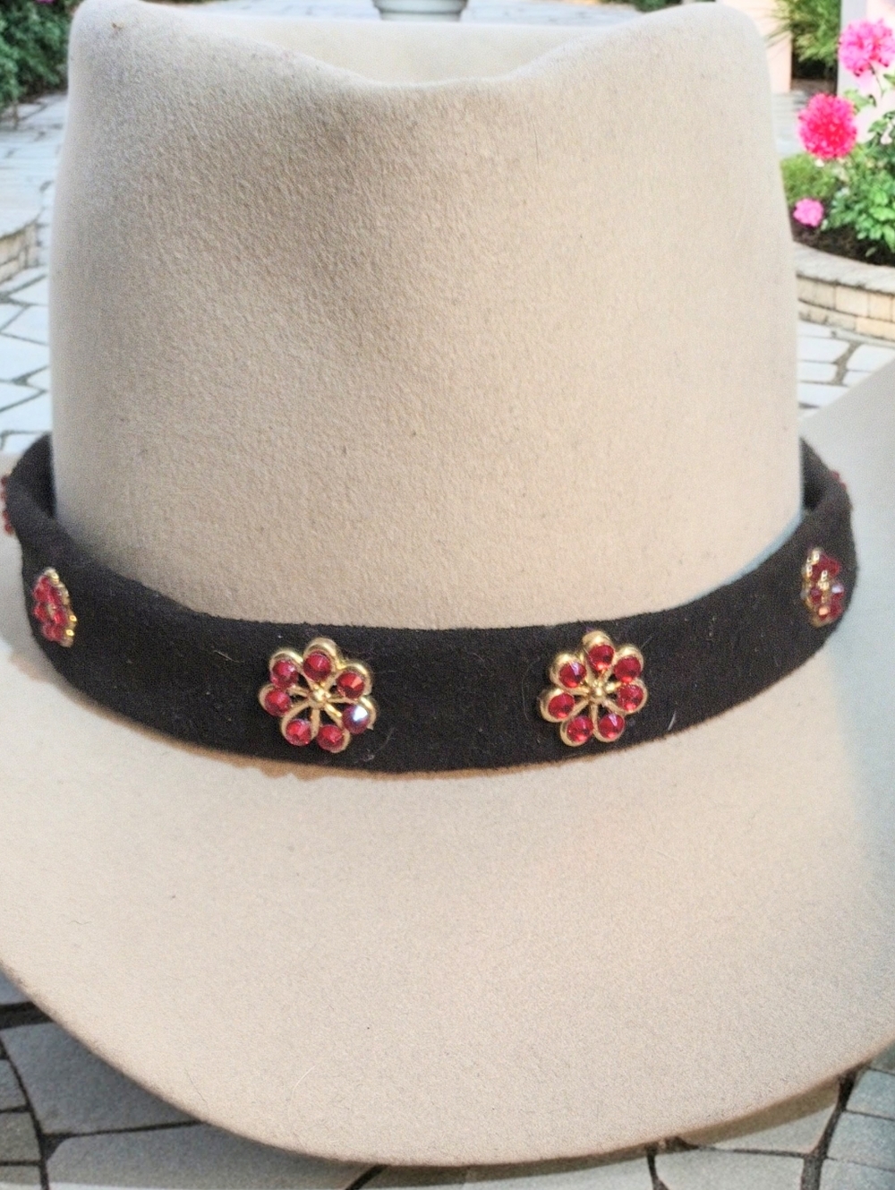 New Southwestern Women's Hat Band, Head Band Black,Red Floral Conchos Adjustable